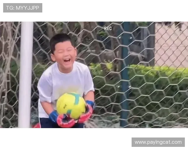 偶遇足球明星路上惊喜瞬间让人难以置信的奇妙体验 偶遇足球明星路上惊喜瞬间让人难以置信的奇妙体验