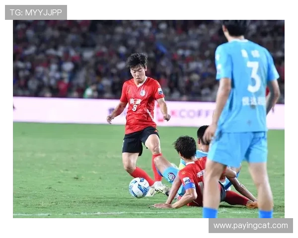 足球明星在赛场外的饮料选择与健康饮食的关系探讨 足球明星在赛场外的饮料选择与健康饮食的关系探讨