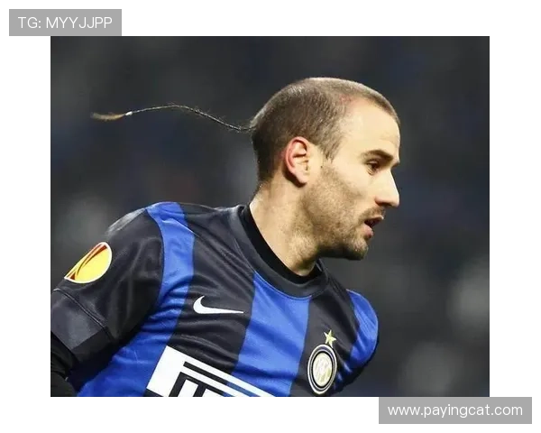 足球明星的炮弹头型造型展现独特魅力与个性风采的视觉盛宴 足球明星的炮弹头型造型展现独特魅力与个性风采的视觉盛宴